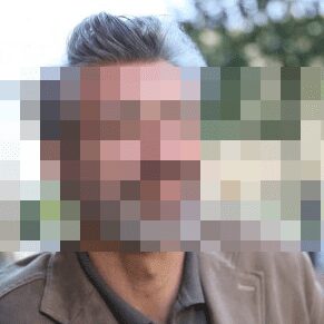 Younis<br/>43 anni